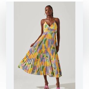 ASTR THE LABEL pleated dress